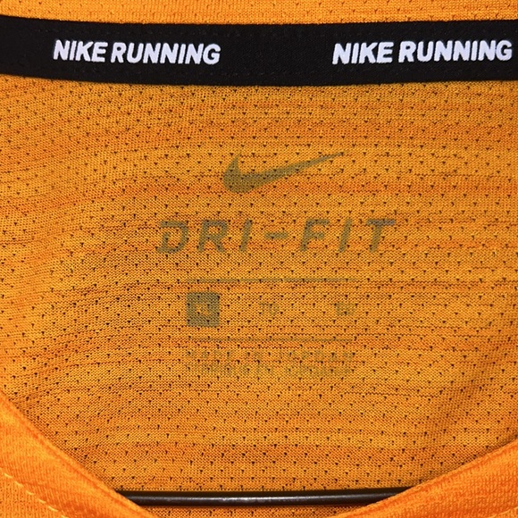 Men’s Bright orange XL tee. Worn very few times. Very good condition - Picture 3 of 4